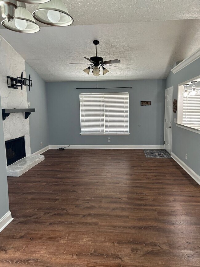 Foto del edificio - Forest Ridge off Middleground Road