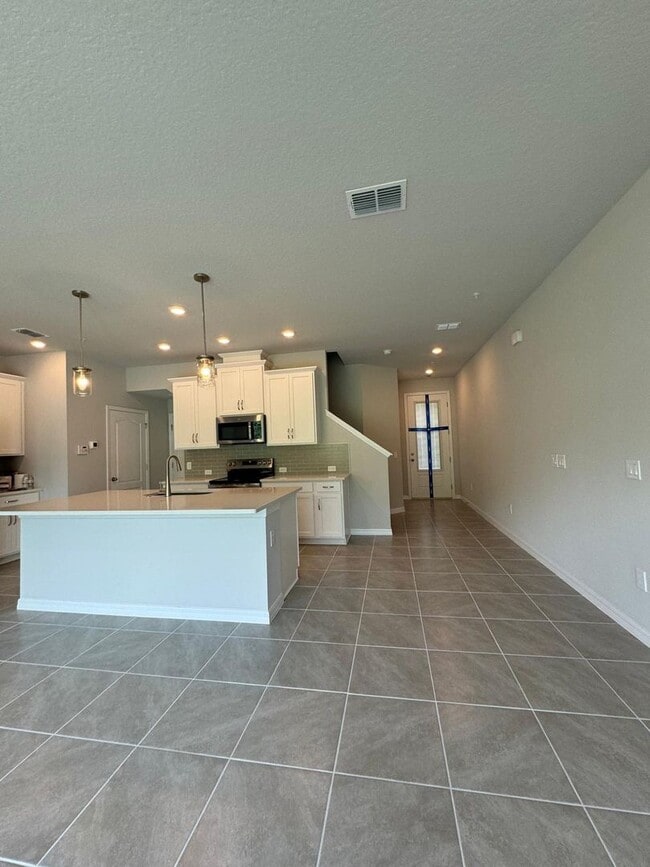 Photo - GREAT TOWNHOUSE  3 BEDROOM 2.5 BATHROOM  IN ASTERA