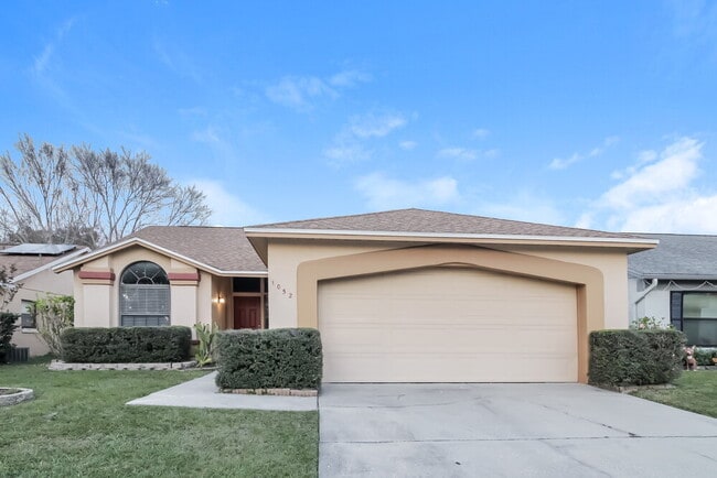 Building Photo - 1052 Alpug Ave