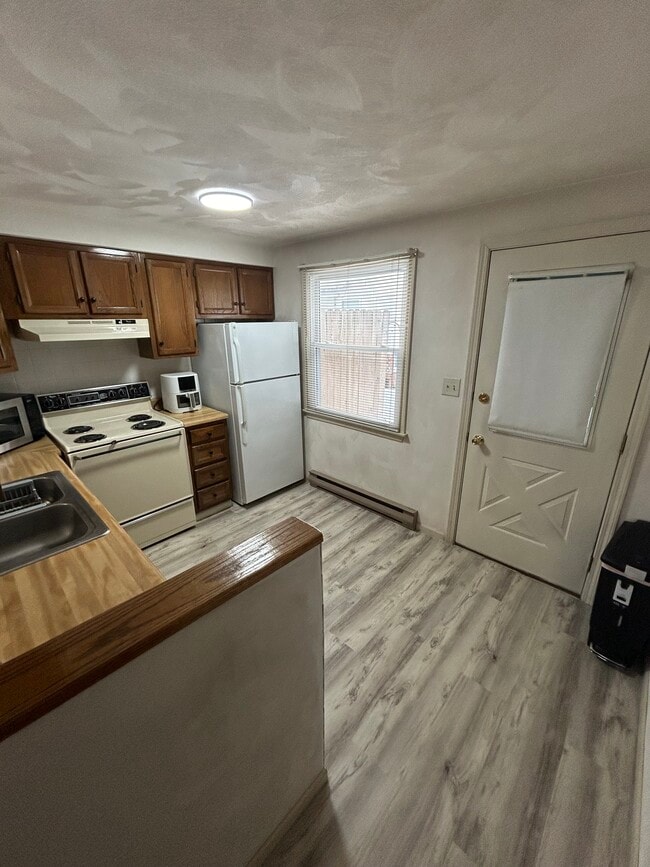 Kitchen - 14 Chelsea Sq