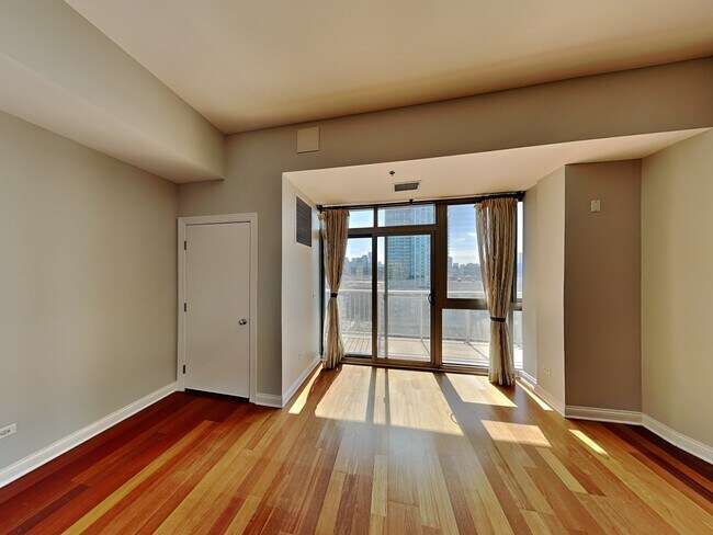 Foto del edificio - 230 W Division St