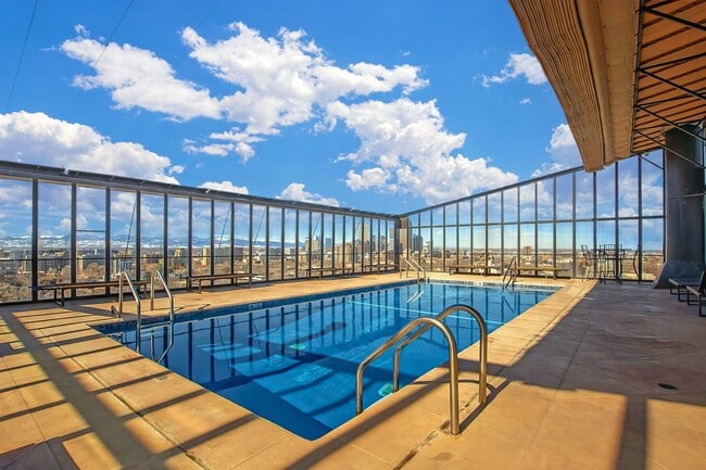 Building Photo - Renovated Apartment with HUGE Deck!
