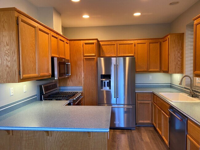 Building Photo - Light and Bright 4 Bedroom, 3 Bathroom Home in San Jose!