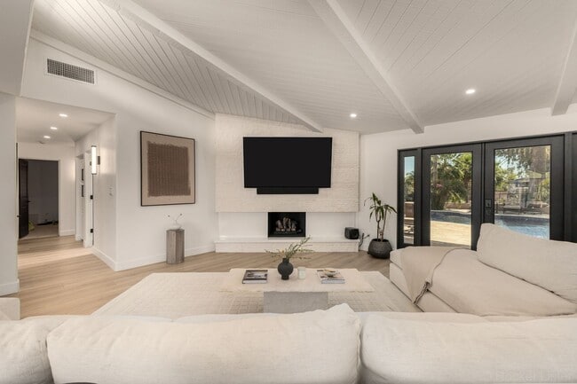 Building Photo - STUNNING. MODERN LUXURY OASIS In Scottsdale- 4 Bed/3 Bath plus Casita