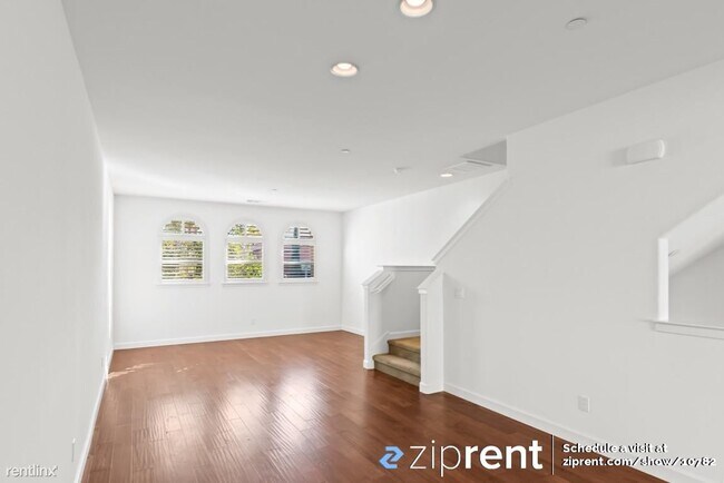 Building Photo - 3 br, 3 bath Townhome - 959 Indian Wells A...