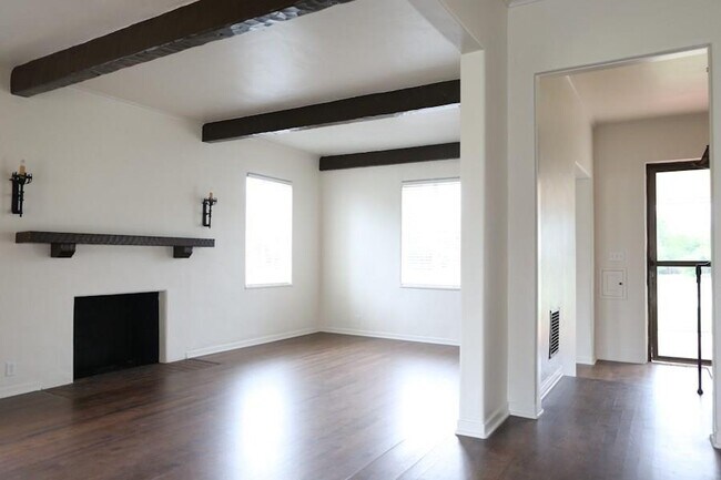 Foto del edificio - 708 NE 21st St