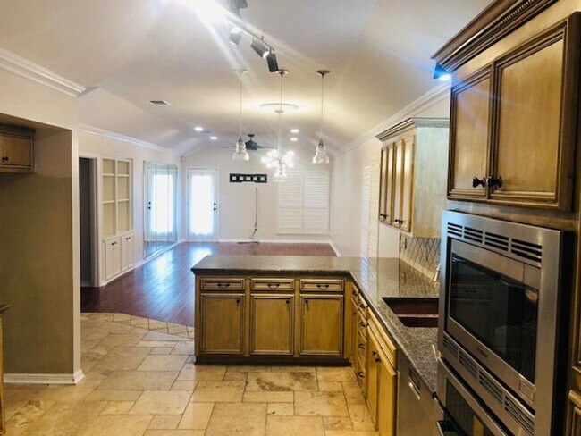 Building Photo - 1/2 OFF FIRST MONTH'S RENT - University Te...