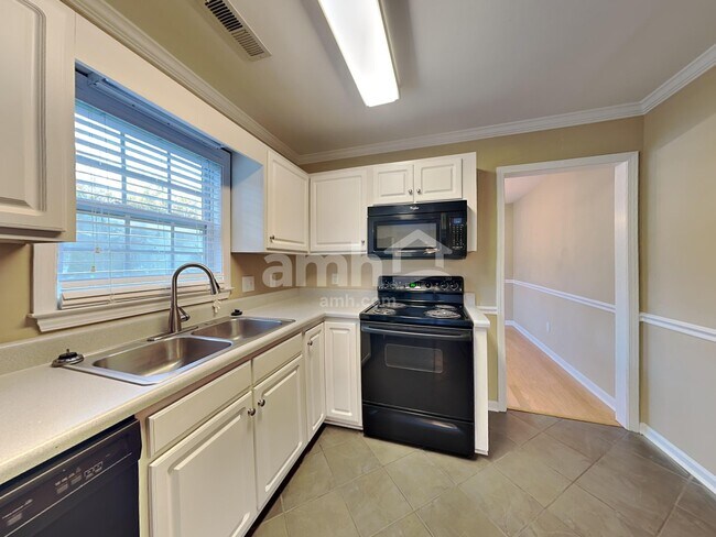 Foto del edificio - 1529 Birkdale Ct