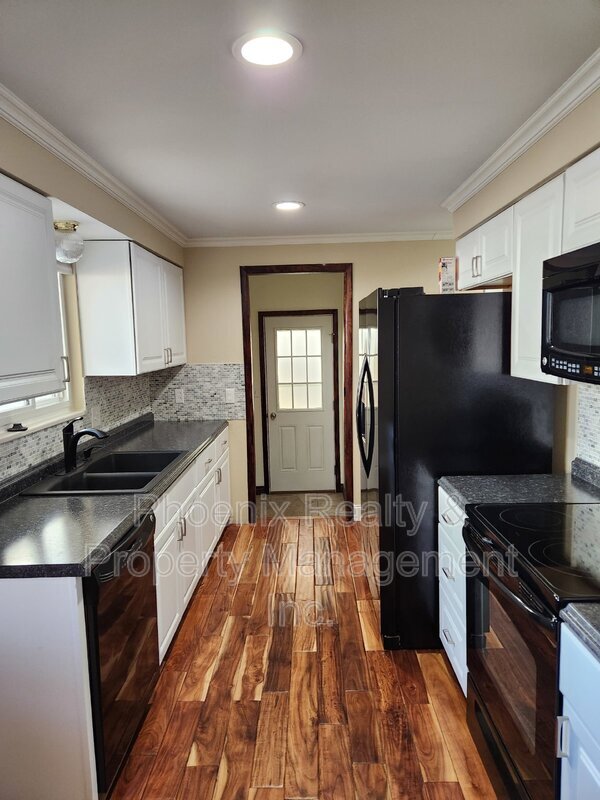 Foto del edificio - 150 Lawley Dr