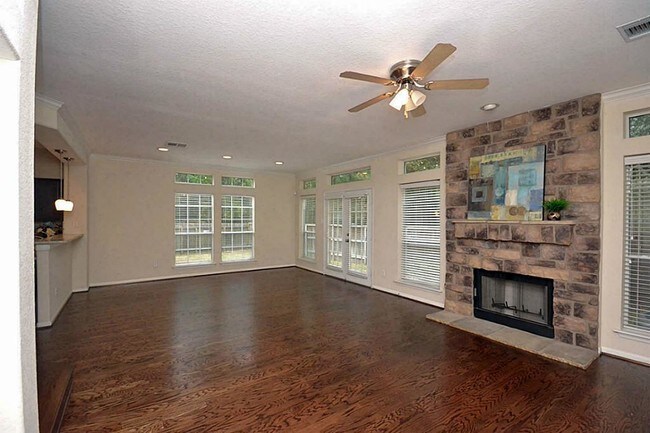 Foto del edificio - 19 Endor Forest Pl