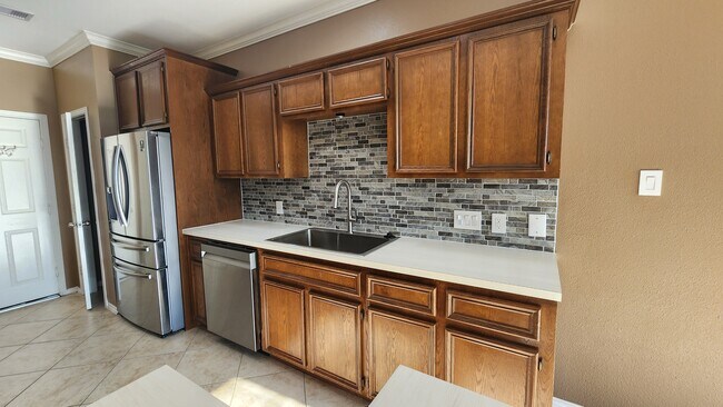 Foto del edificio - 6811 Independence Blvd