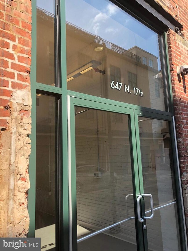 Foto del edificio - 647 N 17th St