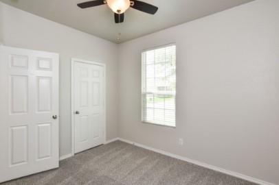 Building Photo - 1721 Vernon Dr