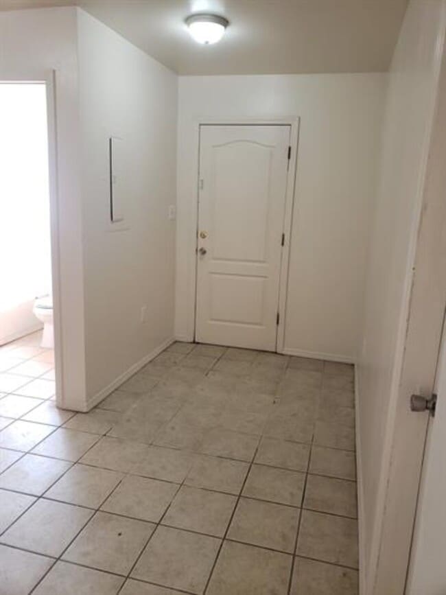 Building Photo - 311 E Magnolia Street - 1
