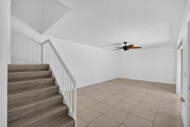 Building Photo - 851 Blue Ridge Cir