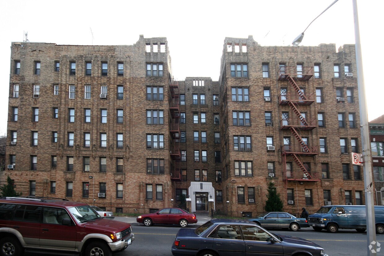 Primary Photo - 2212 DITMAS AVE