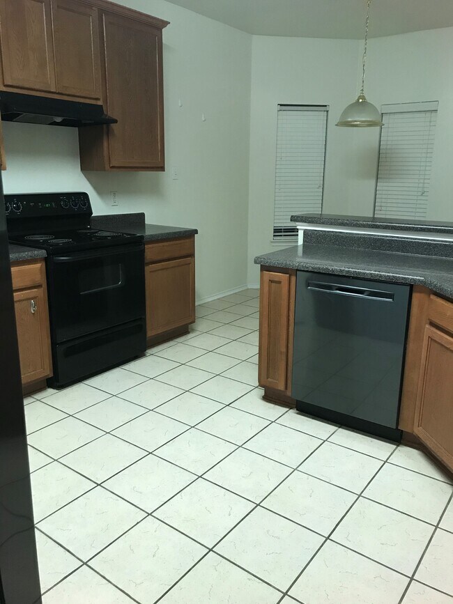 Building Photo - 10415 Alsfeld Ranch