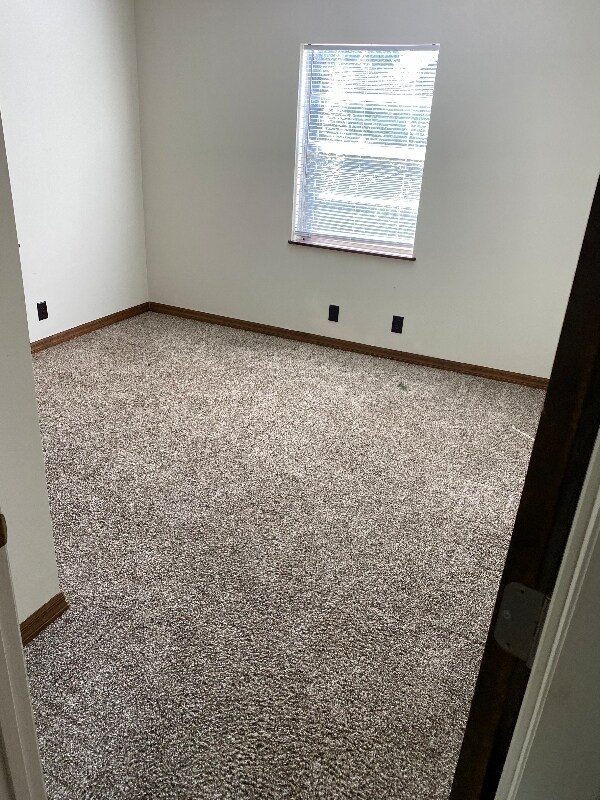 Building Photo - 832 E Keysville Rd