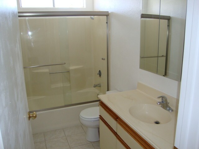 Bathroom - 4459 W 142nd St