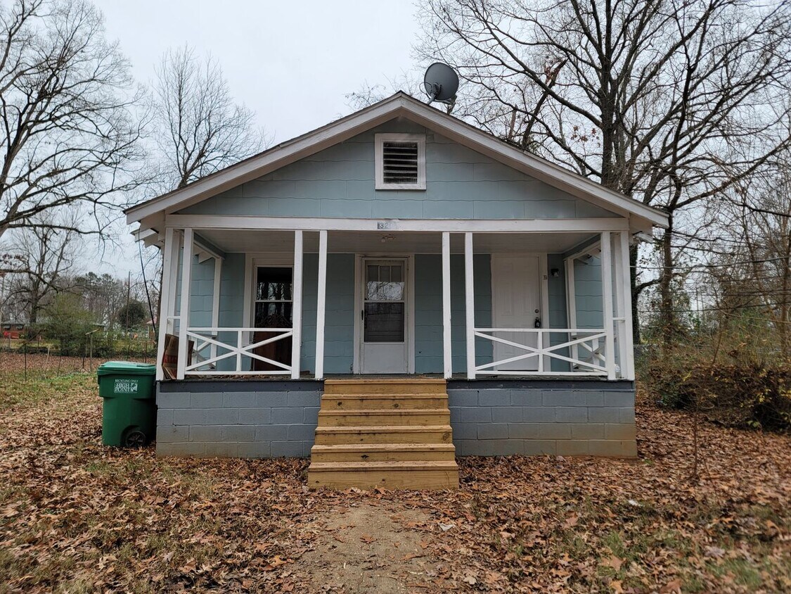 Primary Photo - 320 Amhurst Avenue