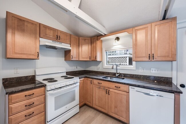 Building Photo - 95 Wheeler St