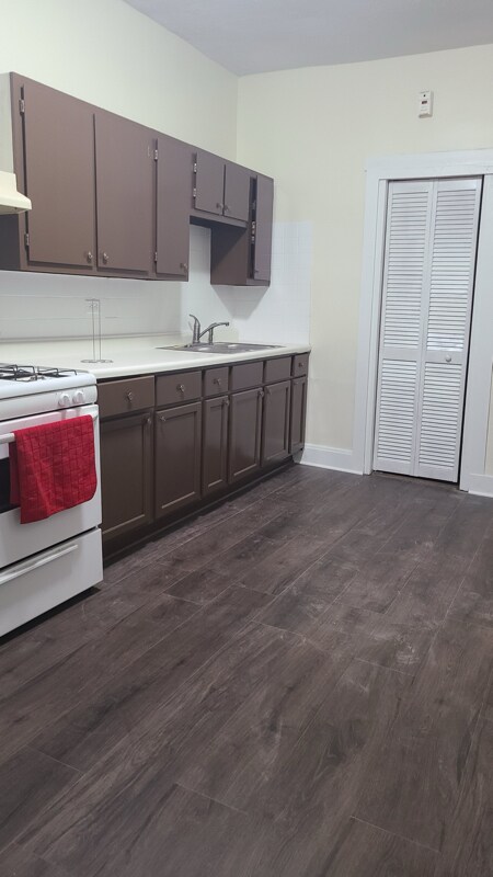 Photo - 611 E 75th St (Chicago, IL)