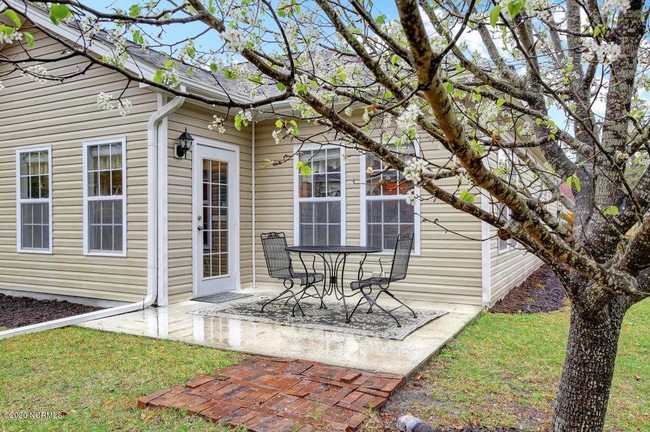 Building Photo - 204 Twin Lakes Ct
