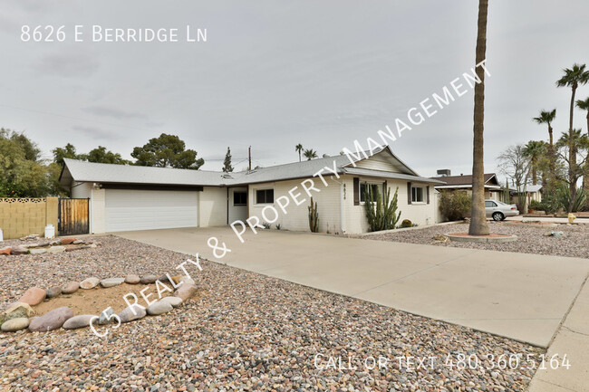 Building Photo - Awesome Scottsdale House with Garage!