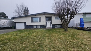 Building Photo - 6085 Glenmore Dr