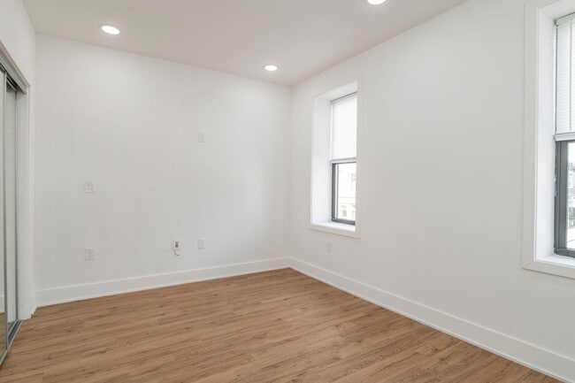 Foto del edificio - 3312 W Cumberland St