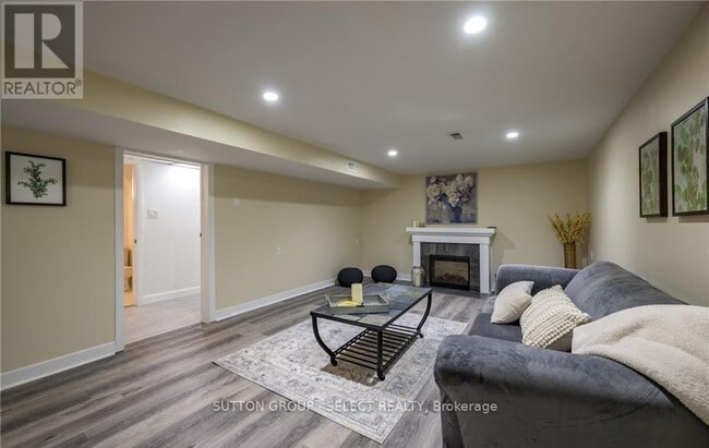 Building Photo - 6 Kirkton Ct