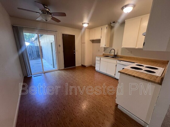 Building Photo - 5919 Montecito Blvd