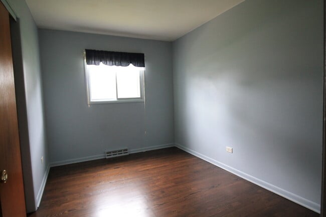 Building Photo - 5525 Virginia Ave