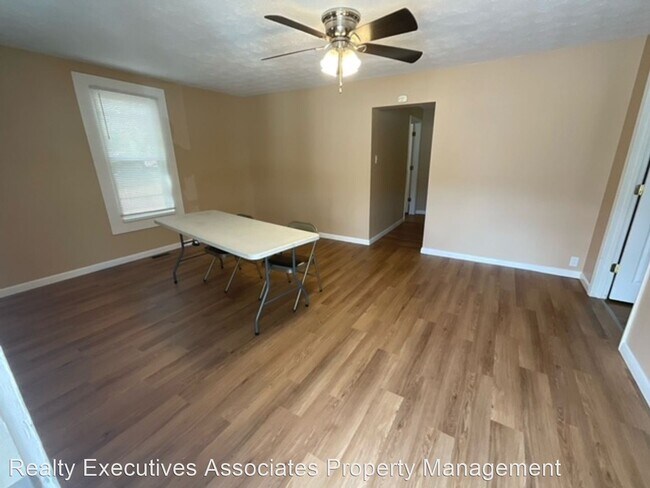 Building Photo - 3 br, 1 bath House - 1413 E. Harper Ave