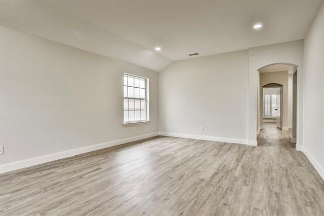 Building Photo - 1415 Meadowbrook Dr