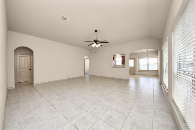 Building Photo - 2407 Argos Dr