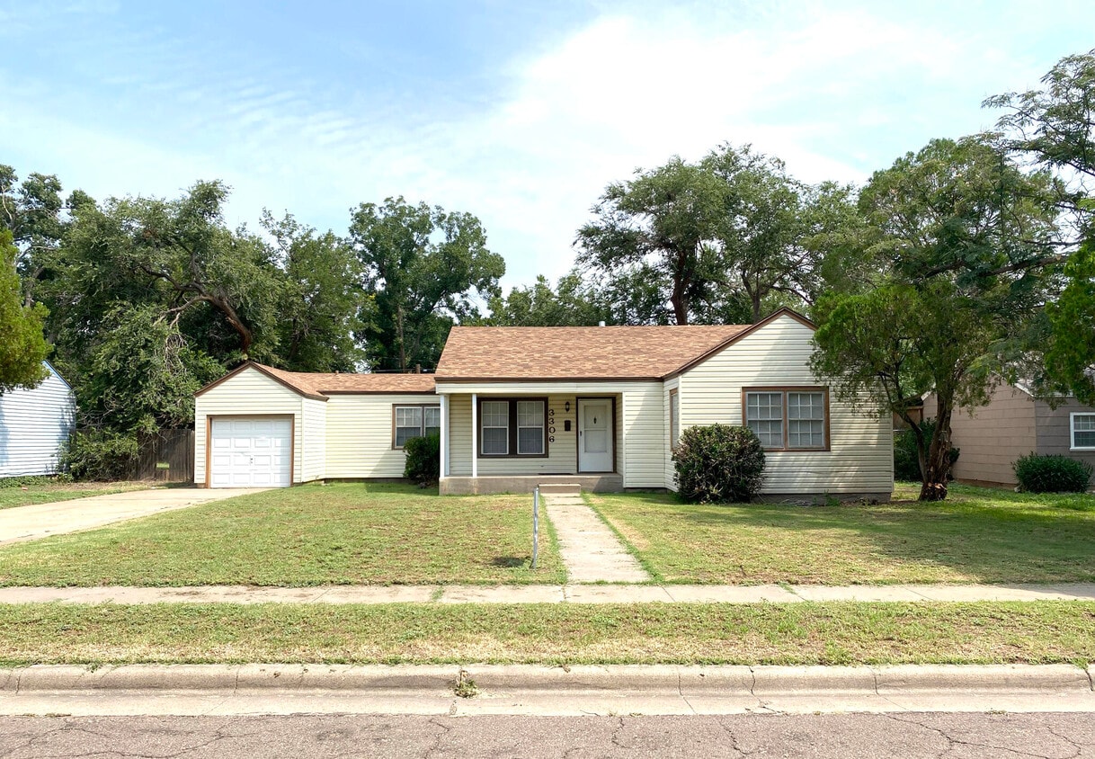 Foto principal - 3306 25th St