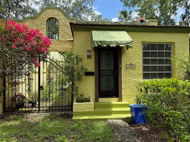 Building Photo - 1209 Aguila Ave