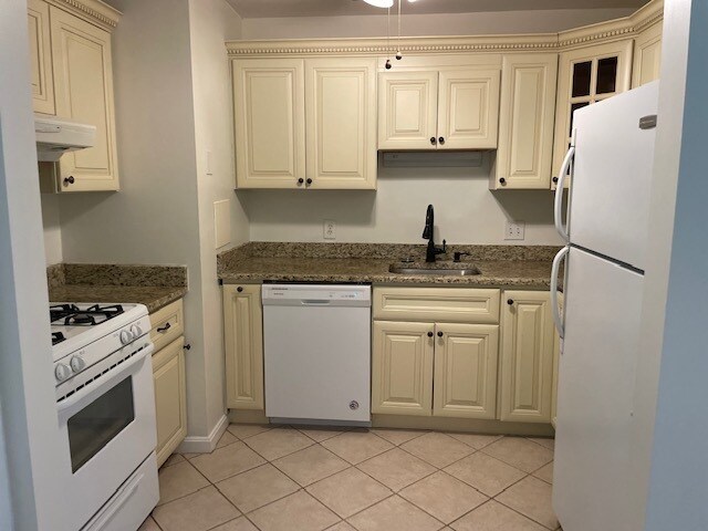 Building Photo - 104 Springbrook Cir