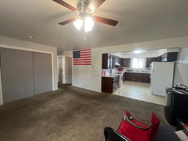 Building Photo - Golden Ridge Apartments