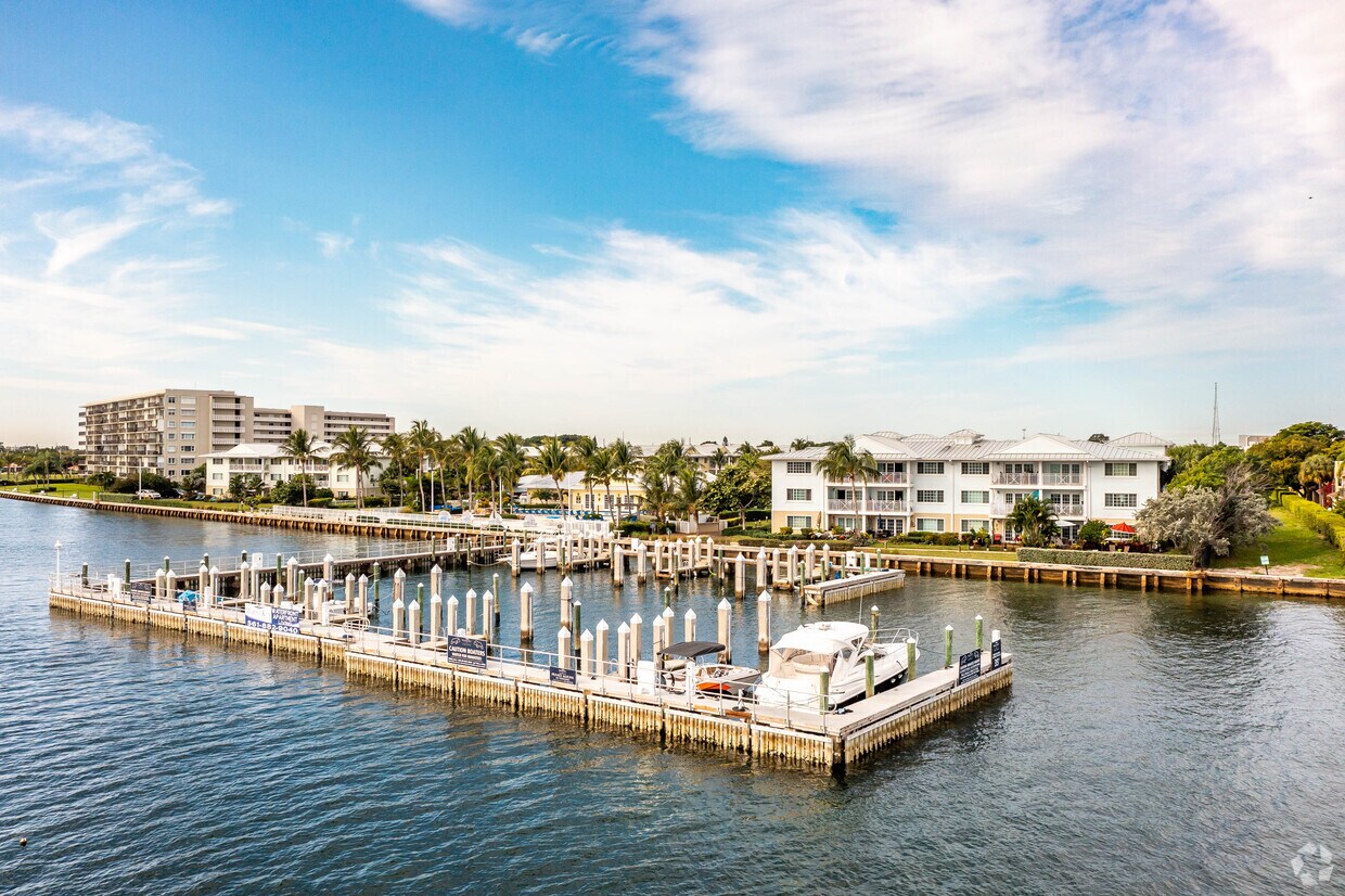 Marina Key Apartments in Palm Beach Gardens, FL