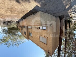 Building Photo - 2049 W Bloomfield Rd