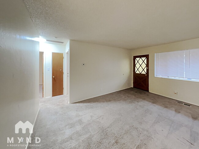 Building Photo - 229 Claremont St