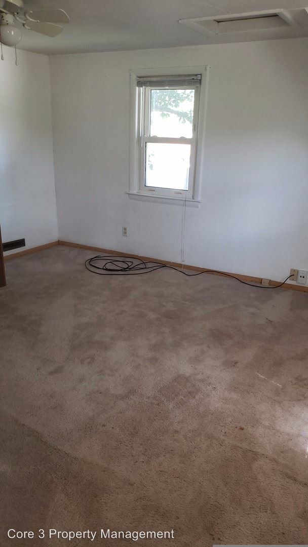Building Photo - 3 br, 1 bath House - 1703 Griffiths Ave