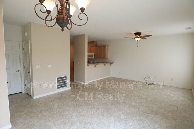 Building Photo - 11040 Colton Dr