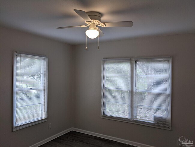 Foto del edificio - 8320 Binkley St