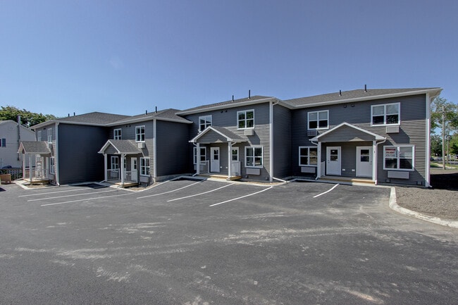 Building Photo - 771 Maclaren Av