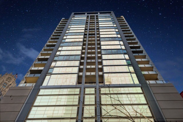 Building Photo - 160 E Illinois St