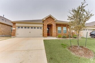 Building Photo - 832 Tulip Ct