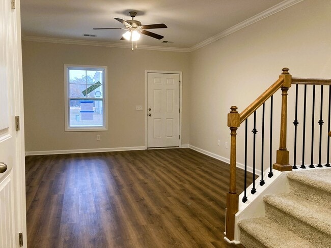 Foto del edificio - Wonderful Two Story Four Bedroom Home in B...